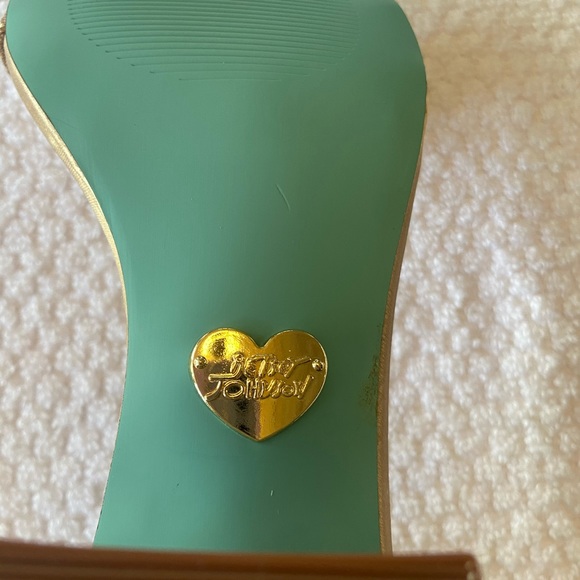 Never worn (straps still wrapped), Betsey Johnson light pink, sparkly pumps. - Picture 6 of 6